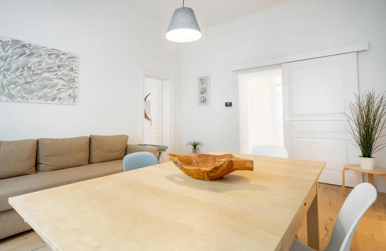 Cottageviertel - Stilvolles Apartment In Parknahe Вена 0*,  Австрия